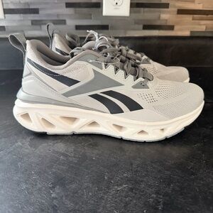 Reebok Mens Zig Dynamica Gray Shoes NWOT size 8
